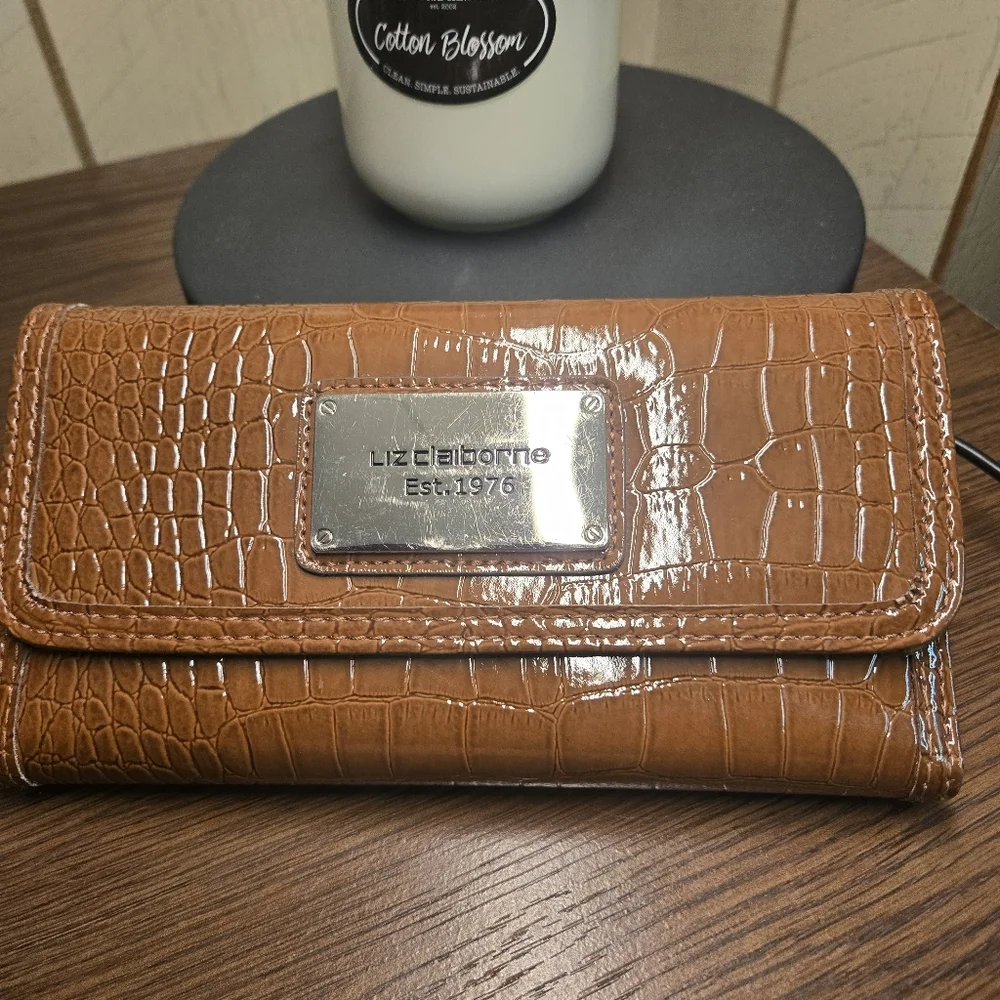 Liz Claiborne Patent Leather wallet